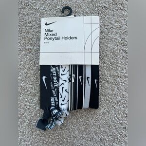 Nike Black and White Ponytail Holders